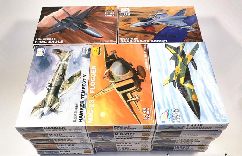 Model Kit Ww2 - Set di 25 Modellini di Aerei
